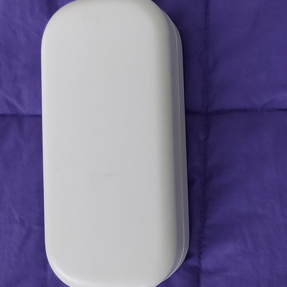 Marc Jacob's Eyeglasses Case - Picture 3 of 5